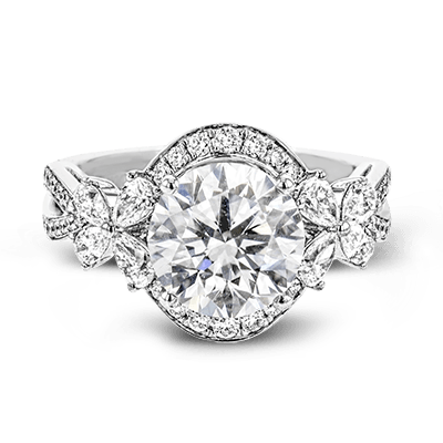 Engagement Ring in 18k Gold with Diamonds