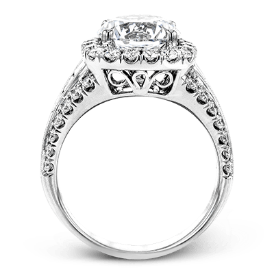 Engagement Ring in 18k Gold with Diamonds
