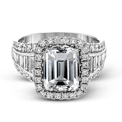 Engagement Ring in 18k Gold with Diamonds
