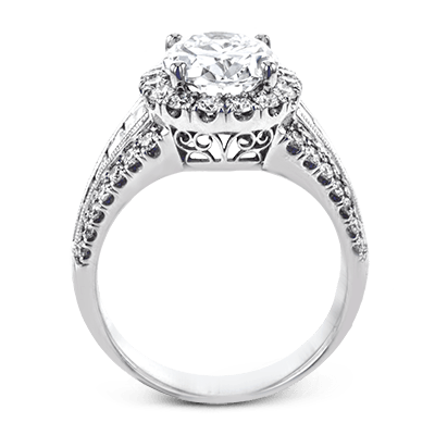 Engagement Ring in 18k Gold with Diamonds