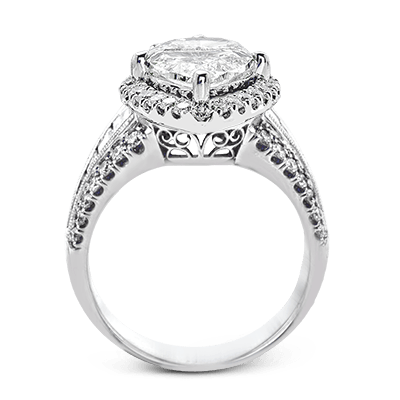Engagement Ring in 18k Gold with Diamonds