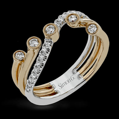 Right Hand Ring in 18k Gold with Diamonds