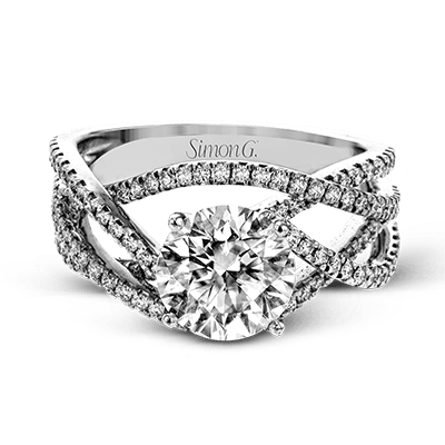 Engagement Ring in 18k Gold with Diamonds