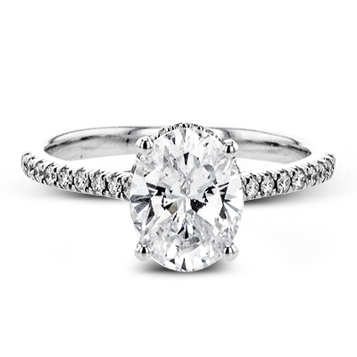 Engagement Ring in 18k Gold with Diamonds