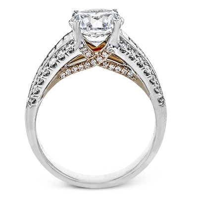 Engagement Ring in 18k Gold with Diamonds