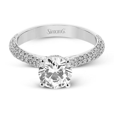 Engagement Ring in 18k Gold with Diamonds