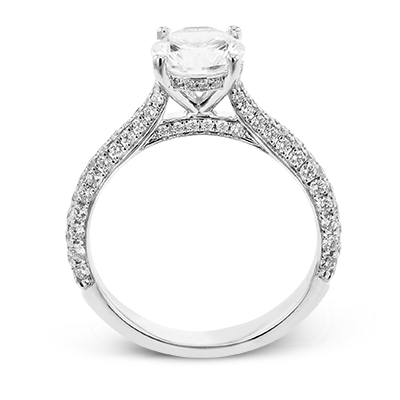 Engagement Ring in 18k Gold with Diamonds