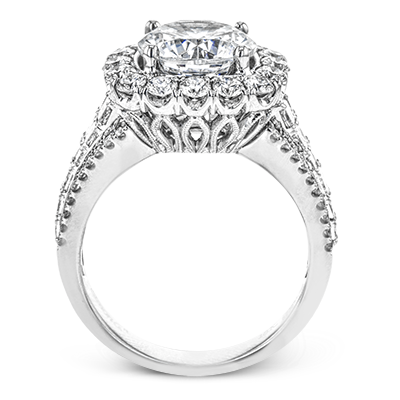 Engagement Ring in 18k Gold with Diamonds