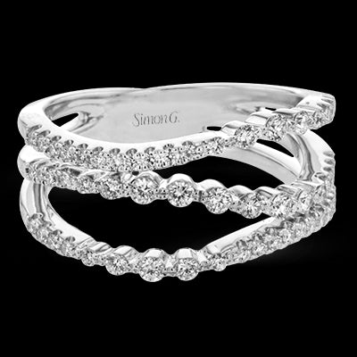 Right Hand Ring in 18k Gold with Diamonds