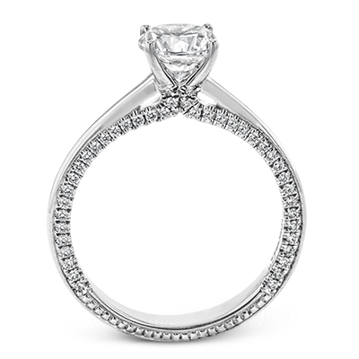 Engagement Ring in 18k Gold with Diamonds