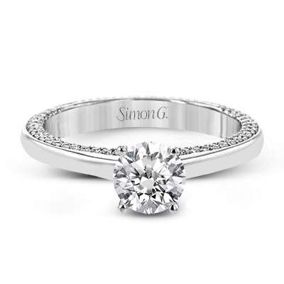 Engagement Ring in 18k Gold with Diamonds