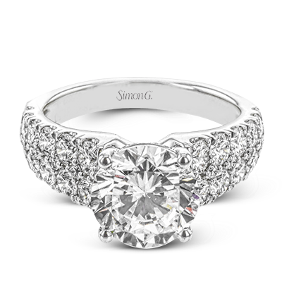 Engagement Ring in 18k Gold with Diamonds