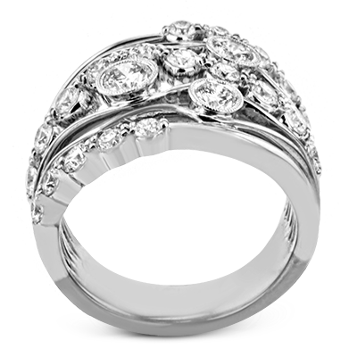 Right Hand Ring in 18k Gold with Diamonds