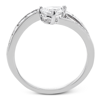 Engagement Ring in 18k Gold with Diamonds