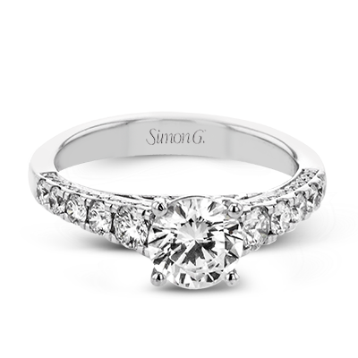 Engagement Ring in 18k Gold with Diamonds