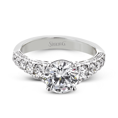 Engagement Ring in 18k Gold with Diamonds