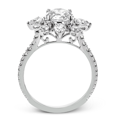 Engagement Ring in 18k Gold with Diamonds
