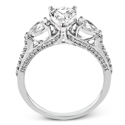 Engagement Ring in 18k Gold with Diamonds