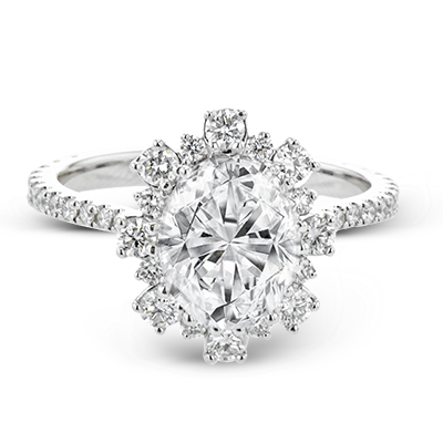 Engagement Ring in 18k Gold with Diamonds