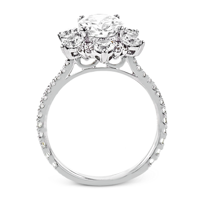 Engagement Ring in 18k Gold with Diamonds