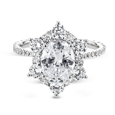 Engagement Ring in 18k Gold with Diamonds