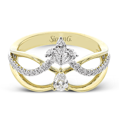 Right Hand Ring in 18k Gold with Diamonds