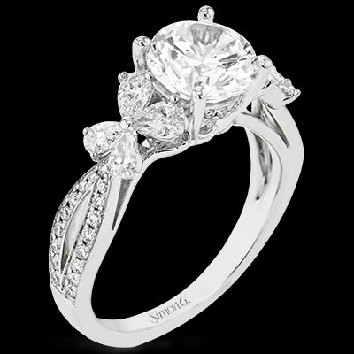 Engagement Ring in 18k Gold with Diamonds