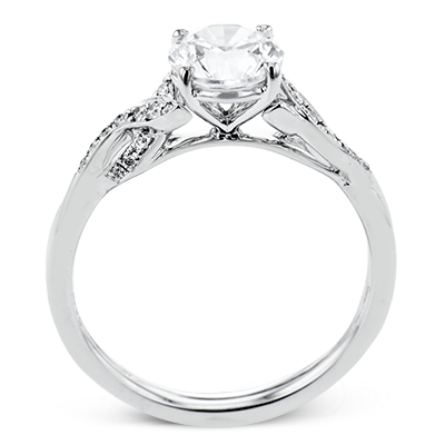 Engagement Ring in 18k Gold with Diamonds