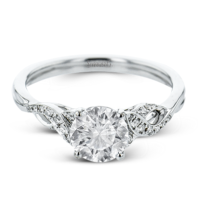 Engagement Ring in 18k Gold with Diamonds