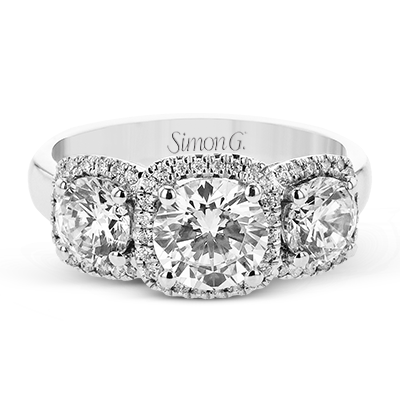 Engagement Ring in 18k Gold with Diamonds