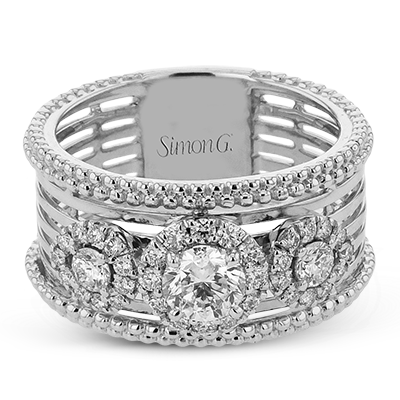 Right Hand Ring in 18k Gold with Diamonds