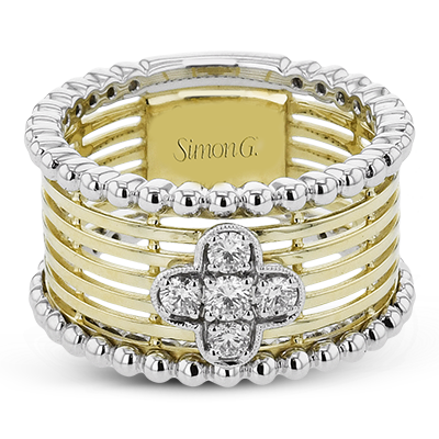 Right Hand Ring in 18k Gold with Diamonds