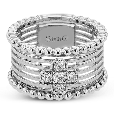 Right Hand Ring in 18k Gold with Diamonds