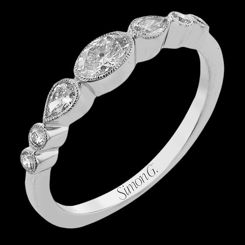 Right Hand Ring in 18k Gold with Diamonds