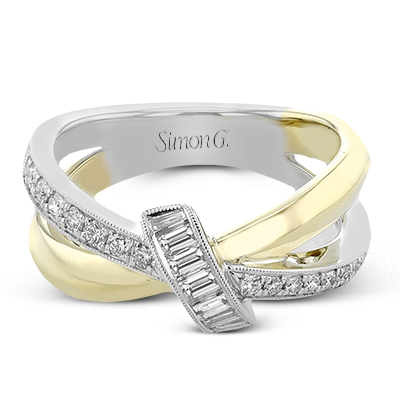Right Hand Ring in 18k Gold with Diamonds