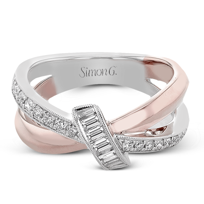Right Hand Ring in 18k Gold with Diamonds