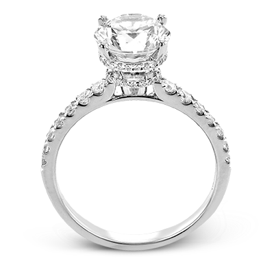 Engagement Ring in 18k Gold with Diamonds