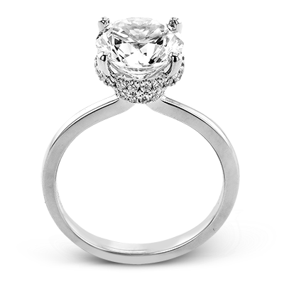 Engagement Ring in 18k Gold with Diamonds