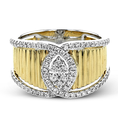 Right Hand Ring in 18k Gold with Diamonds