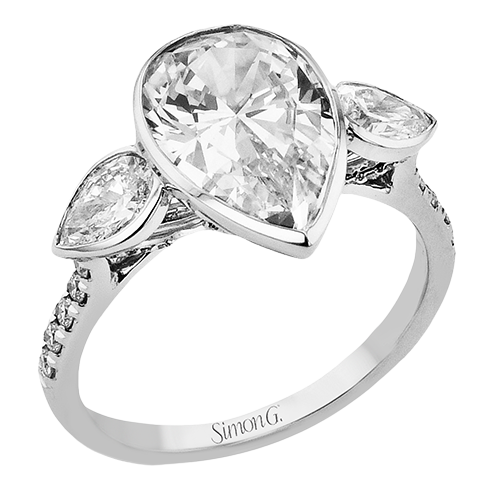 Engagement Ring in 18k Gold with Diamonds