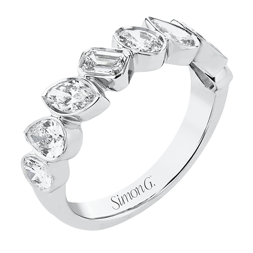 Right Hand Ring in 18k Gold