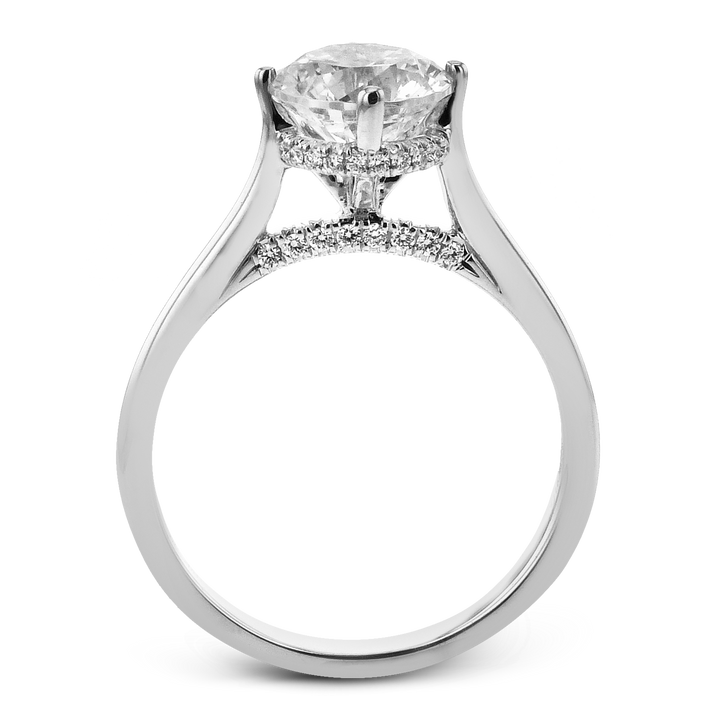 Engagement Ring in 18k Gold with Diamonds