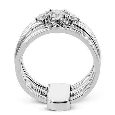 Engagement Ring in 18k Gold with Diamonds