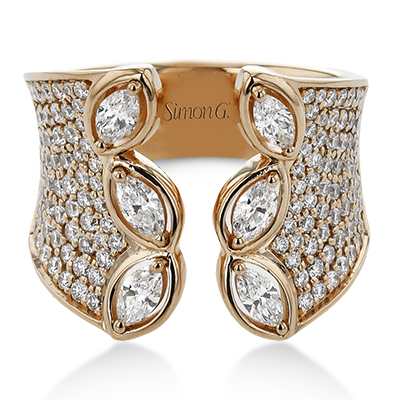 Right Hand Ring in 18k Gold with Diamonds