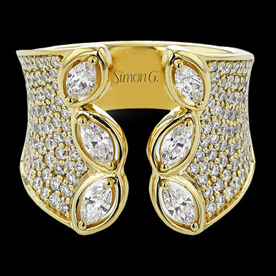 Right Hand Ring in 18k Gold with Diamonds