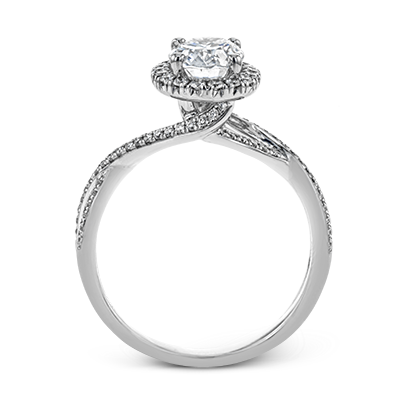 Engagement Ring in 18k Gold with Diamonds