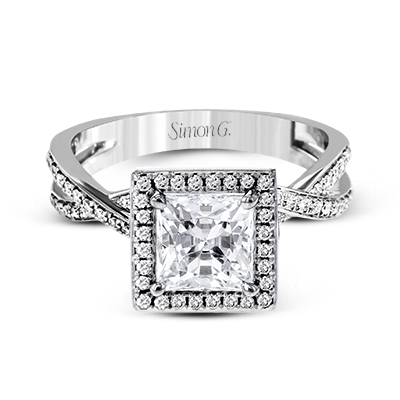 Engagement Ring in 18k Gold with Diamonds