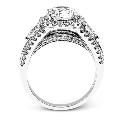 Engagement Ring in 18k Gold with Diamonds