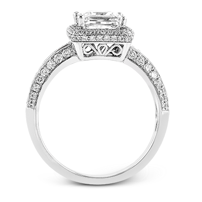 Engagement Ring in 18k Gold with Diamonds