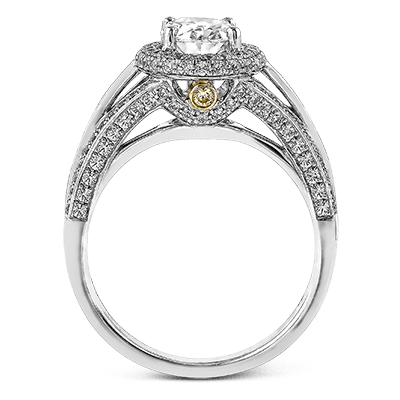 Engagement Ring in 18k Gold with Diamonds